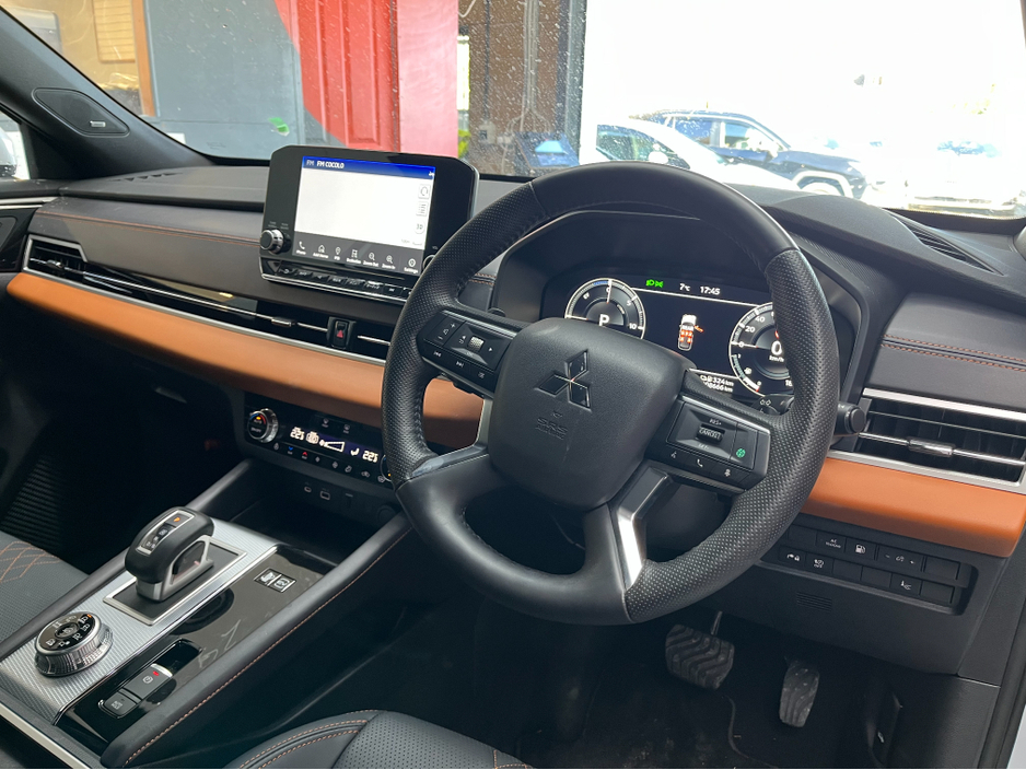 2024 Mitsubishi Outlander - image 11