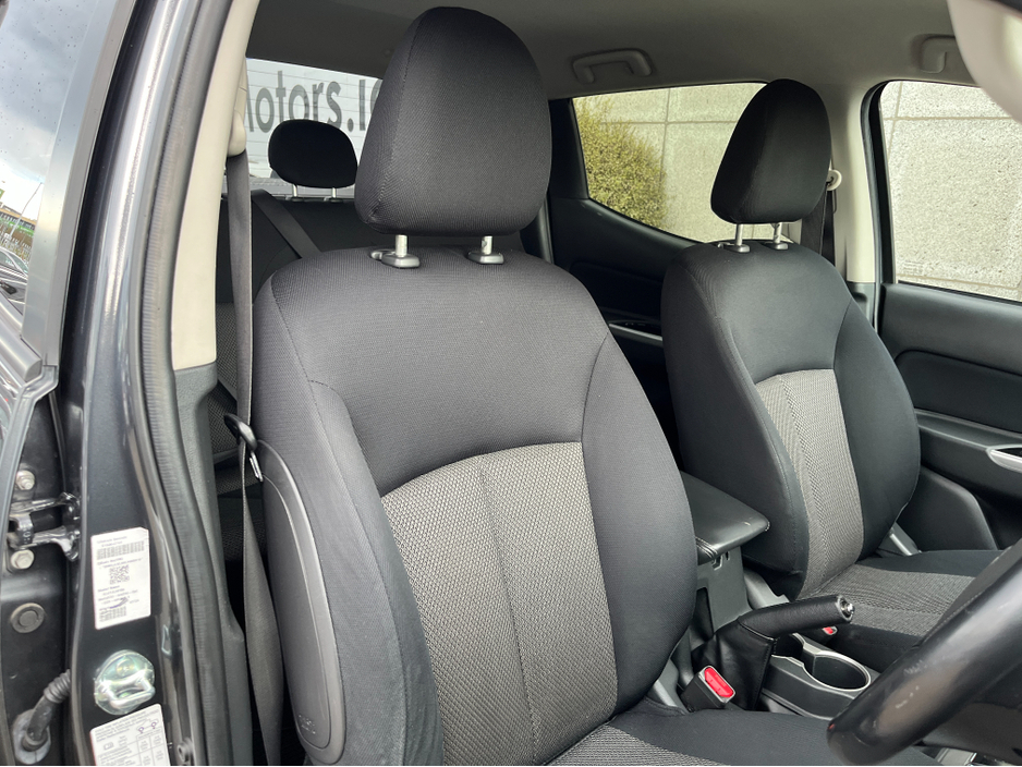 2021 Mitsubishi L200 - image 10