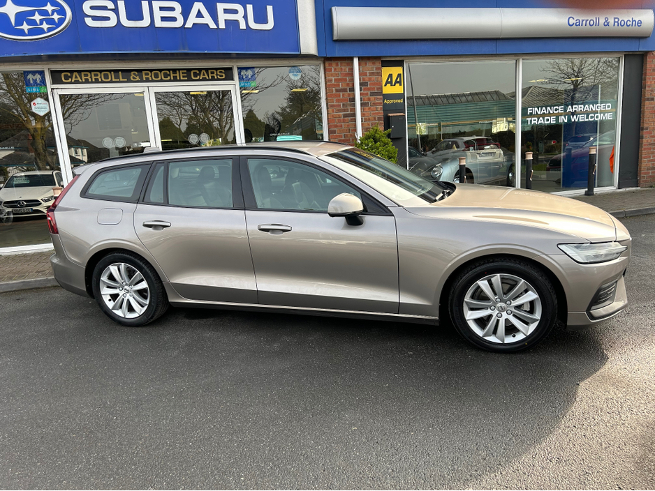 2018 Volvo V60 - image 16