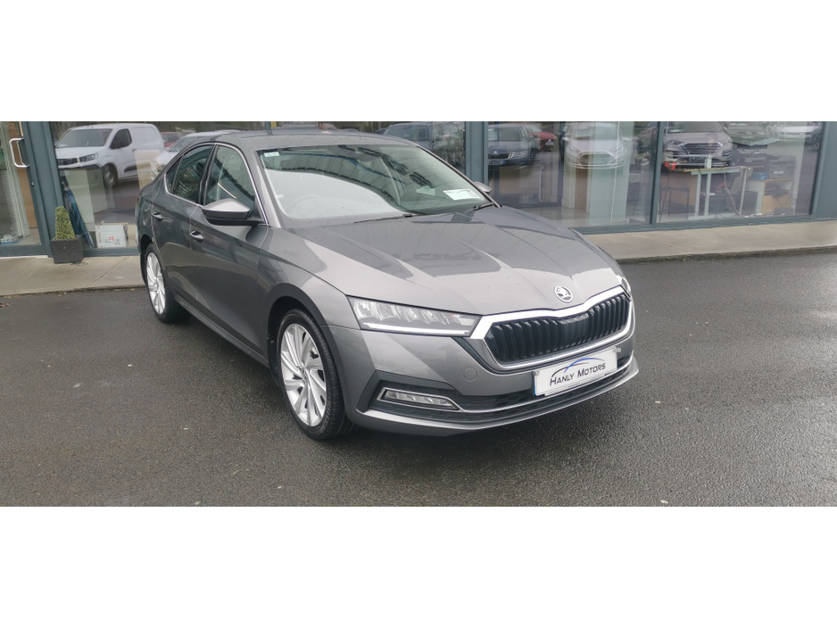 2023 Skoda Octavia - image 4