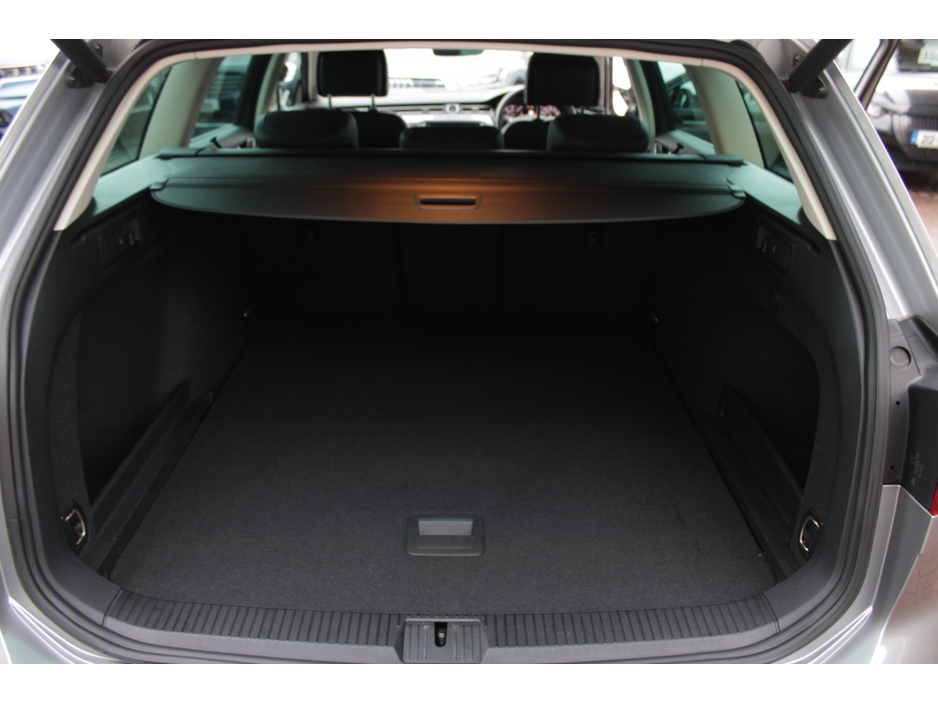 2020 Volkswagen Passat 2.0TDI 150BHP ALLTRACK EDITION 5DR ESTATE AUTOMATIC // STUNNING CAR WITH ONLY 70, 000 KMS // BUY WITH CONFIDENCE AA AND SIMI APPROVED DEALER 2025 // FINANCE ARRANGED // ALL TRADE INS WELCOME // €29,950