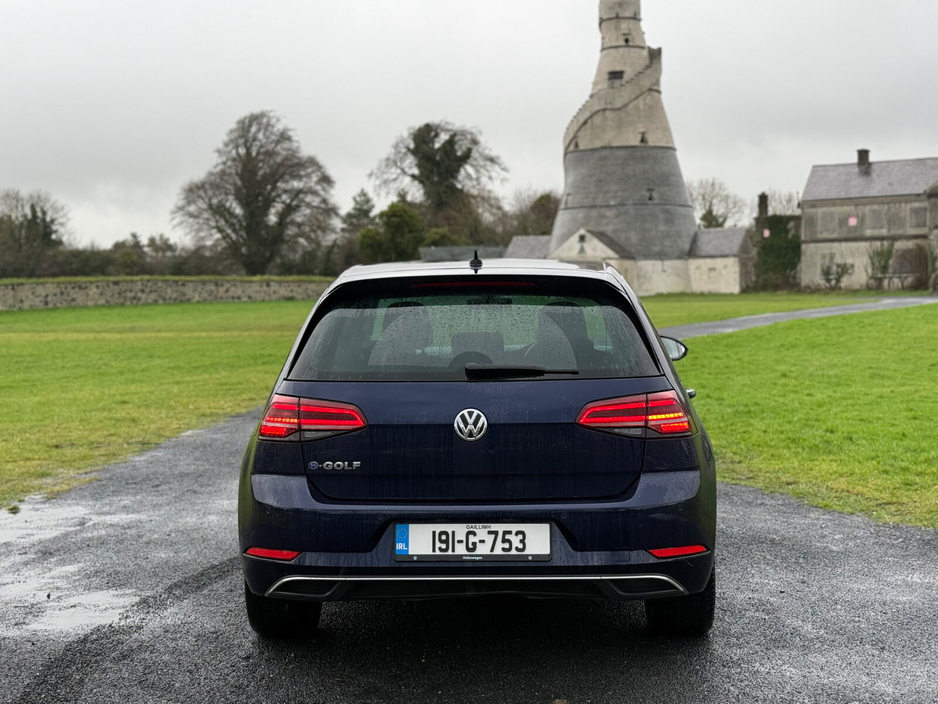 2019 Volkswagen Golf - image 8