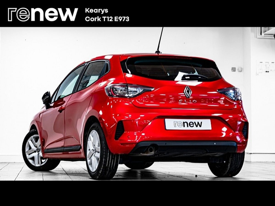 2025 Renault Clio - image 3