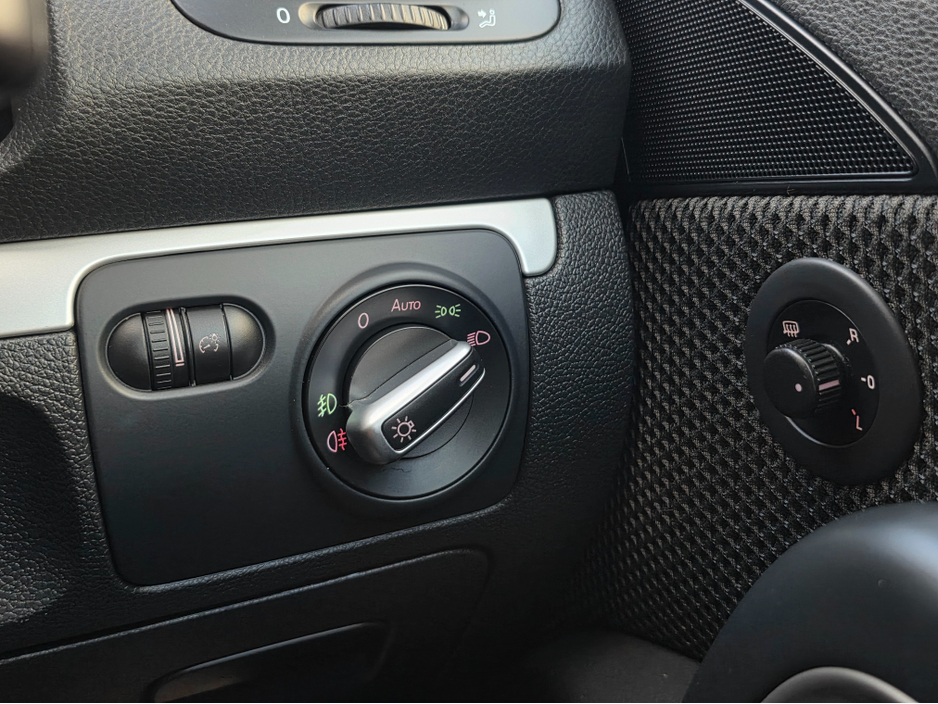 2012 Volkswagen Scirocco 1.4 TSI AUTOMATIC REAR SENSORS HALF LEATHER - ALLOYS REVERSE CAMERA €10,950