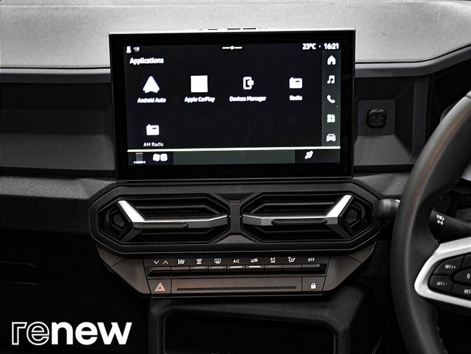 2025 Dacia Duster - image 24