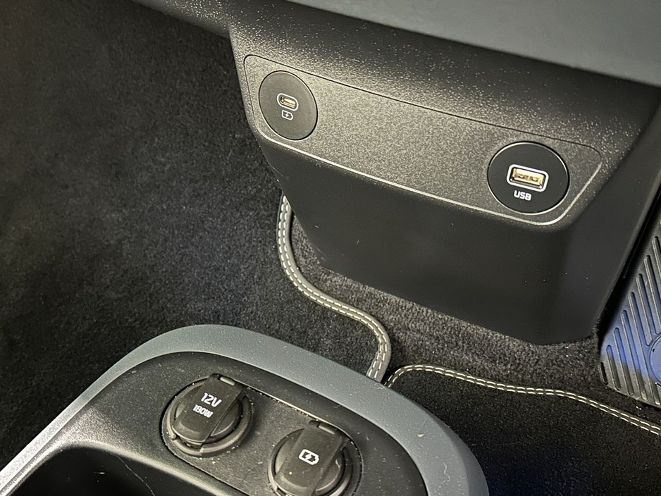 2023 Kia EV6 - image 9