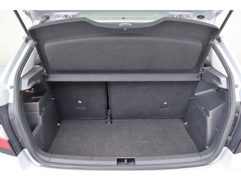 2020 Skoda Fabia - image 25