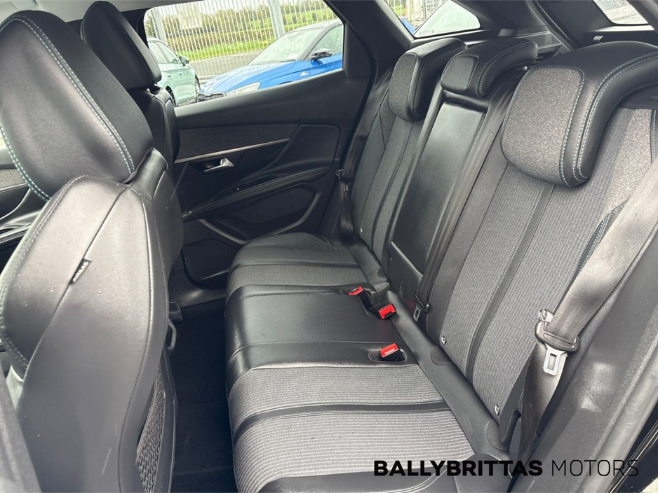 2023 Peugeot 3008 - image 7