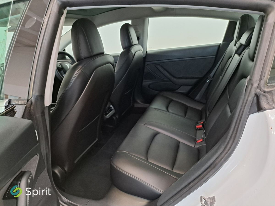 2021 Tesla Model 3 - image 5