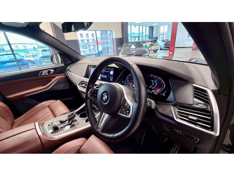 2019 BMW X5 - image 12