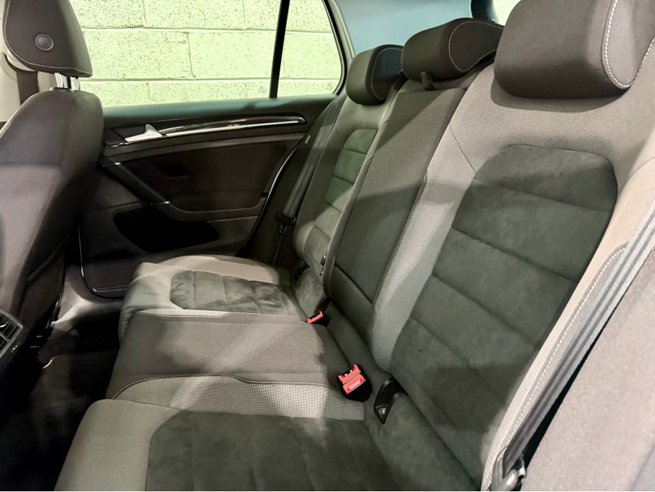 2018 Volkswagen Golf - image 16
