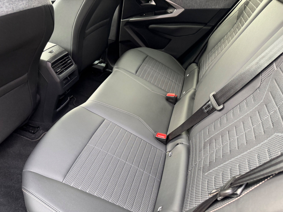 2024 Peugeot 3008 - image 12