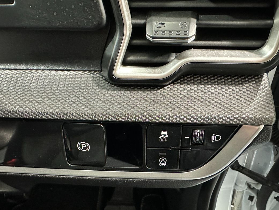 2023 Kia Sportage - image 21