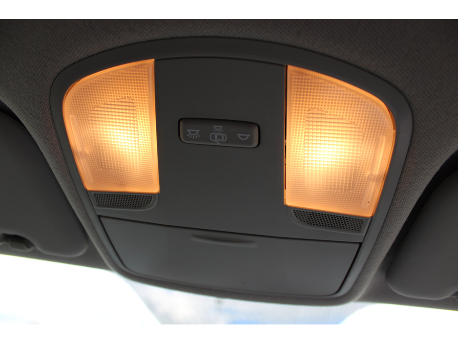 2023 Kia Stonic - image 24