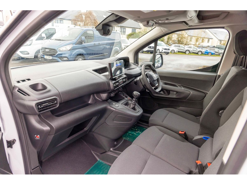 2026 Peugeot Partner - image 19