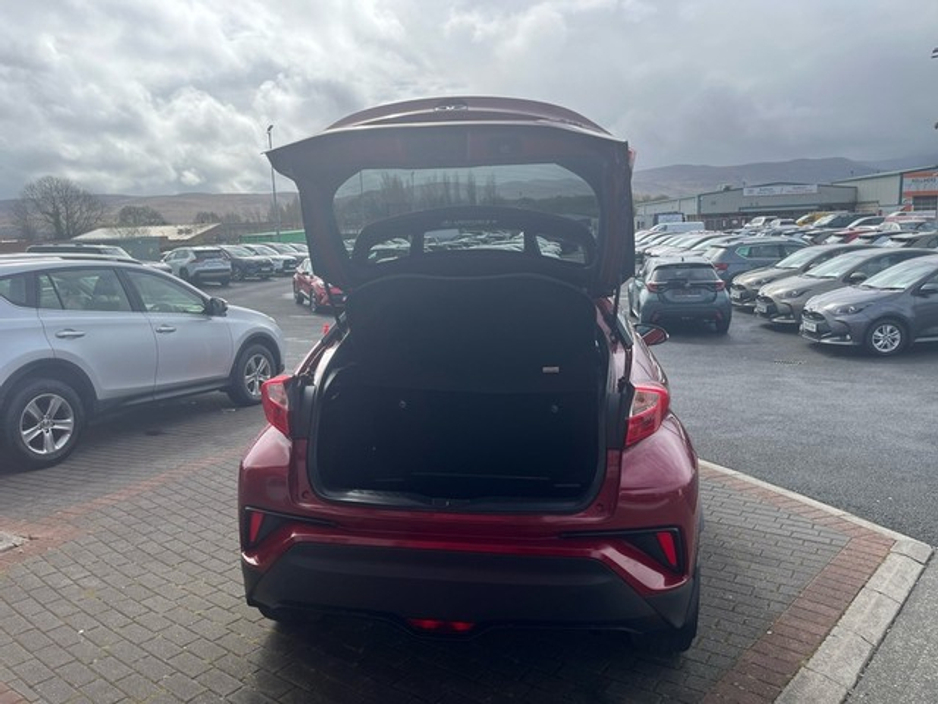 2019 Toyota C-HR - image 10