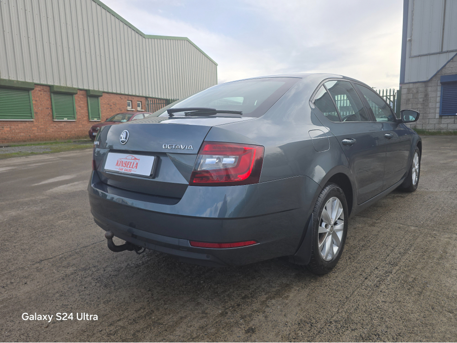 2018 Skoda Octavia - image 5