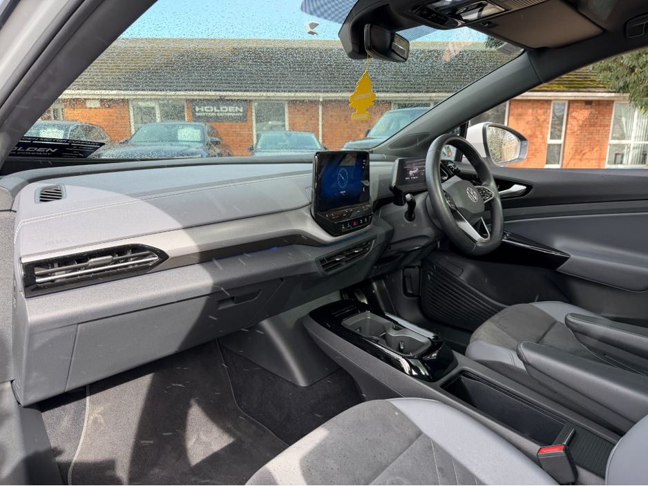 2023 Volkswagen ID.4 - image 27