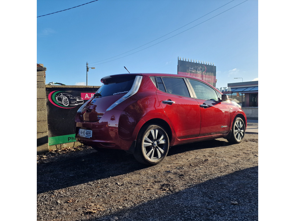 2014 Nissan Leaf - image 3
