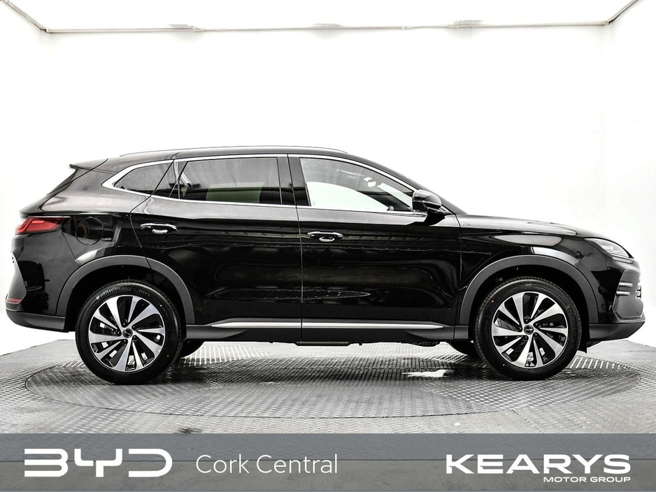 2025 BYD Seal U DM-i BOOST FWD DEMO MODEL €39,990