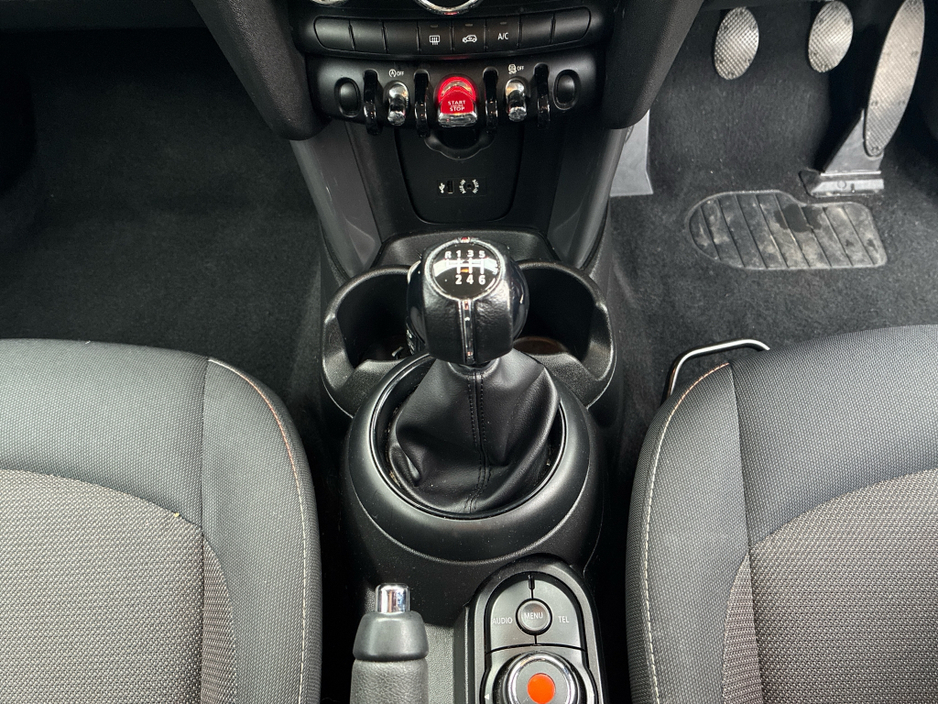 2017 MINI Hatch - image 14