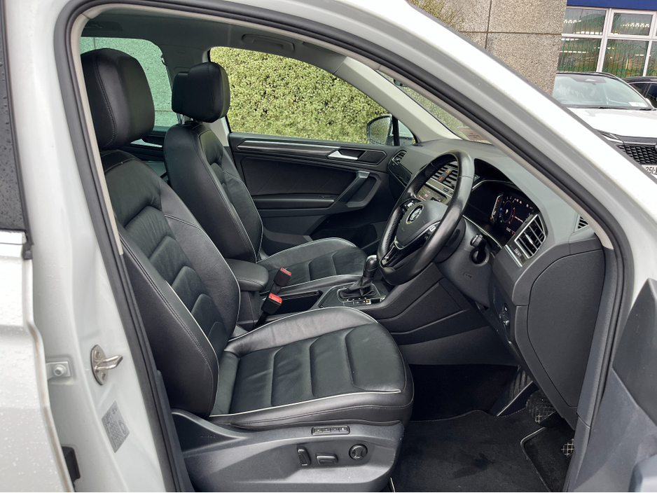 2020 Volkswagen Tiguan R-LINE AUTOMATIC 150HP 1.5 TSI //MASSIVE SPEC//FULL LEATHER//PANORAMIC GLASS ROOF//SAT NAV// €34,950