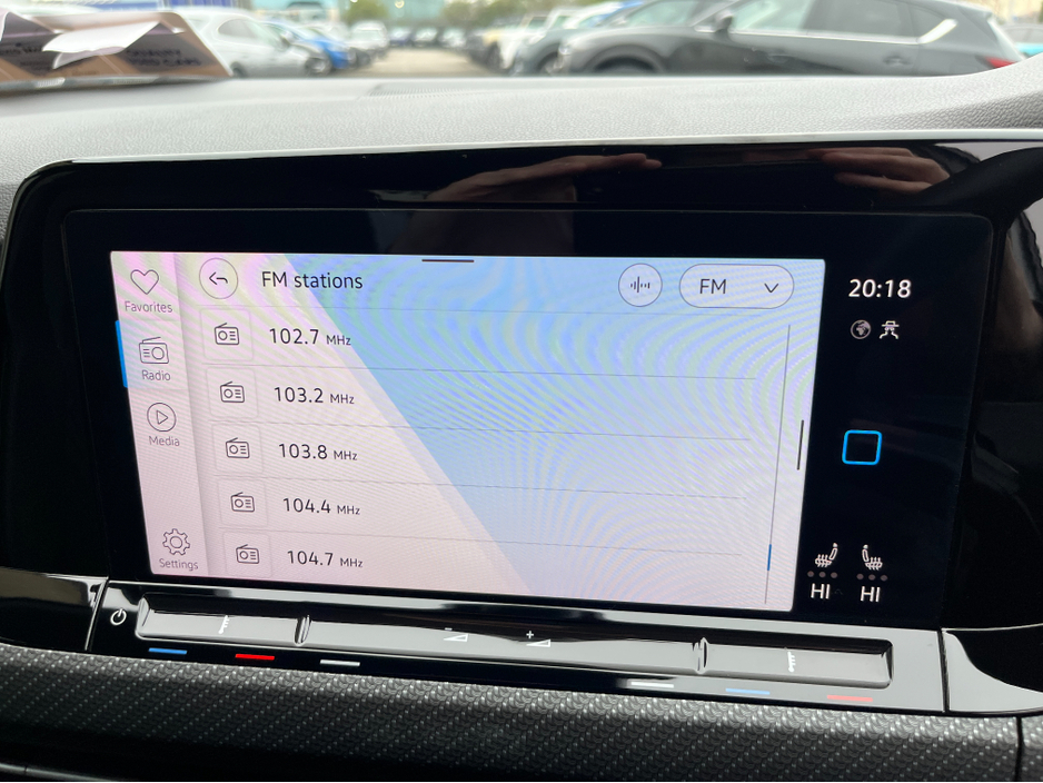 2022 Volkswagen Golf - image 18