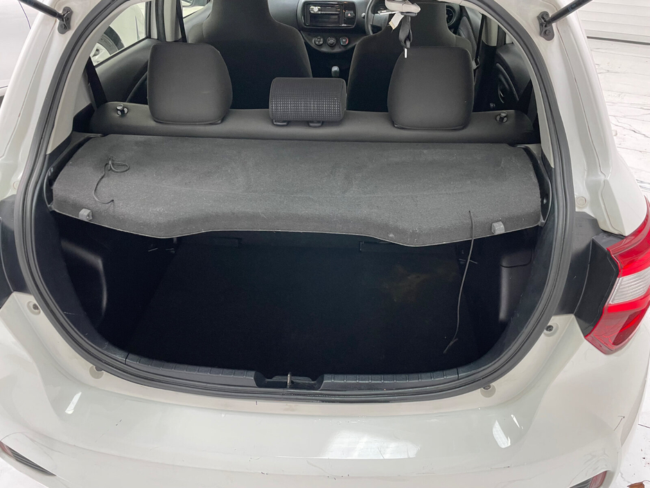 2018 Toyota Yaris - image 15