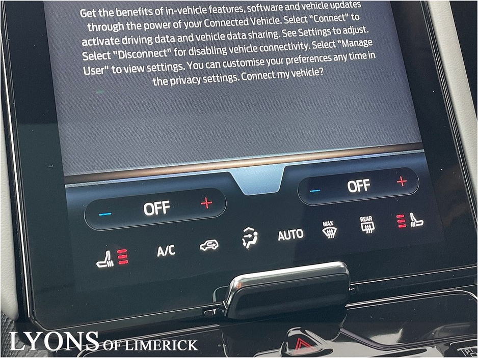 2025 Ford Explorer - image 18