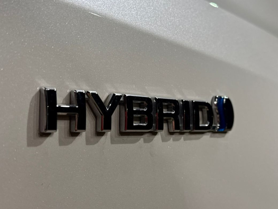 2017 Toyota Auris - image 11