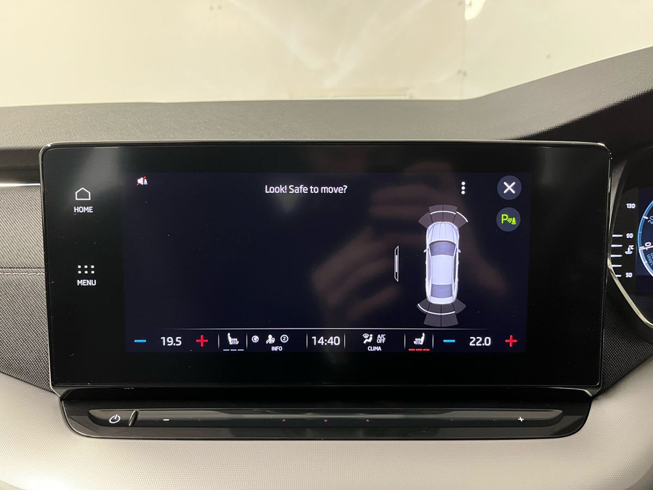 2023 Skoda Octavia - image 13