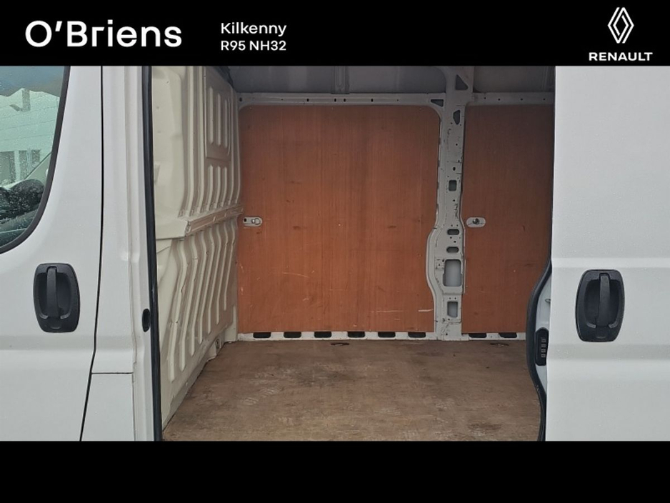 2023 Citroen Relay - image 10