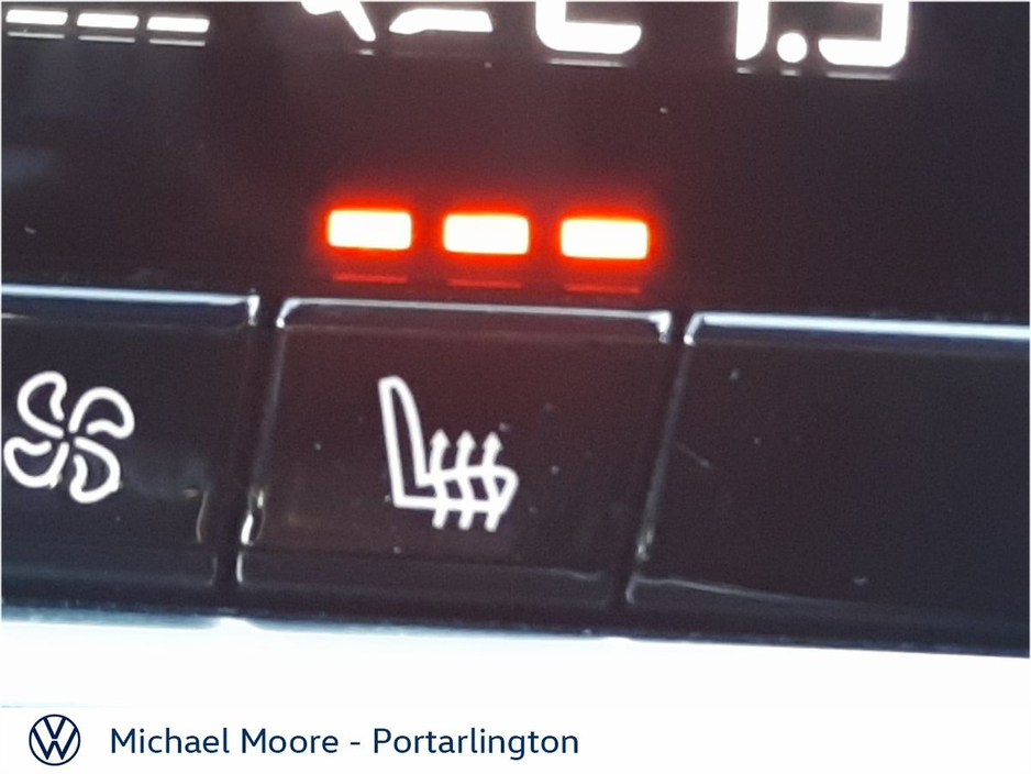 2024 BMW 5 Series - image 29