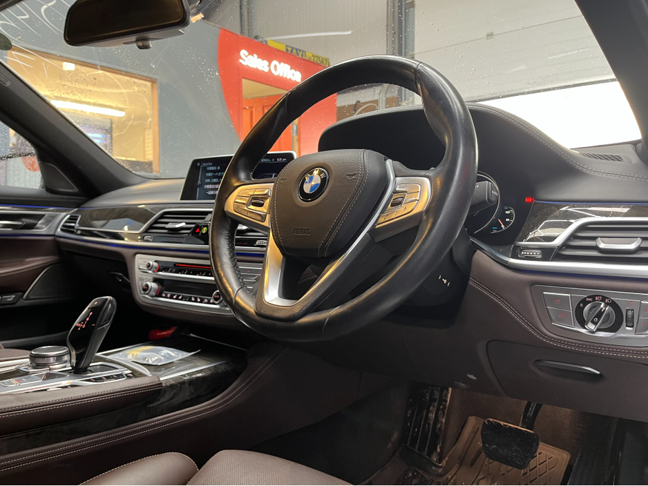 2017 BMW 7 Series €26950 2017 BMW 740E IPERFORMANCE M-SPORT 2.0 AUTOMATIC / CRUISE CONTROL / 360° CAMERA / ELECTRIC MEMORY HEATED & MASSAGING SEATS / PADDLE SHIFTERS / PANORAMIC SUNROOF / AMBIENT LIGHTS €26,950