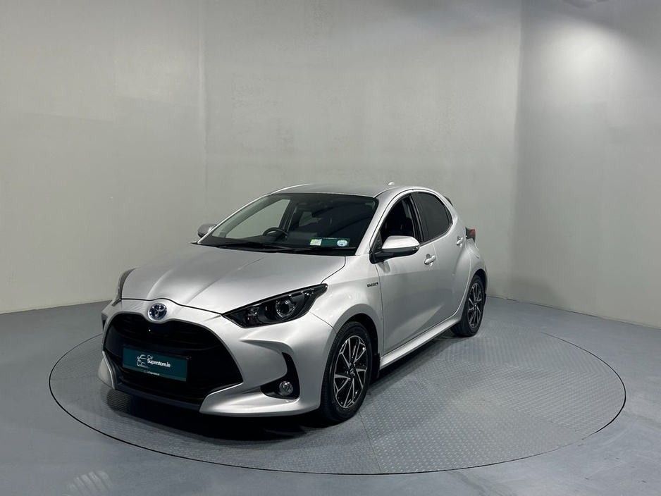 2021 Toyota Yaris - image 3