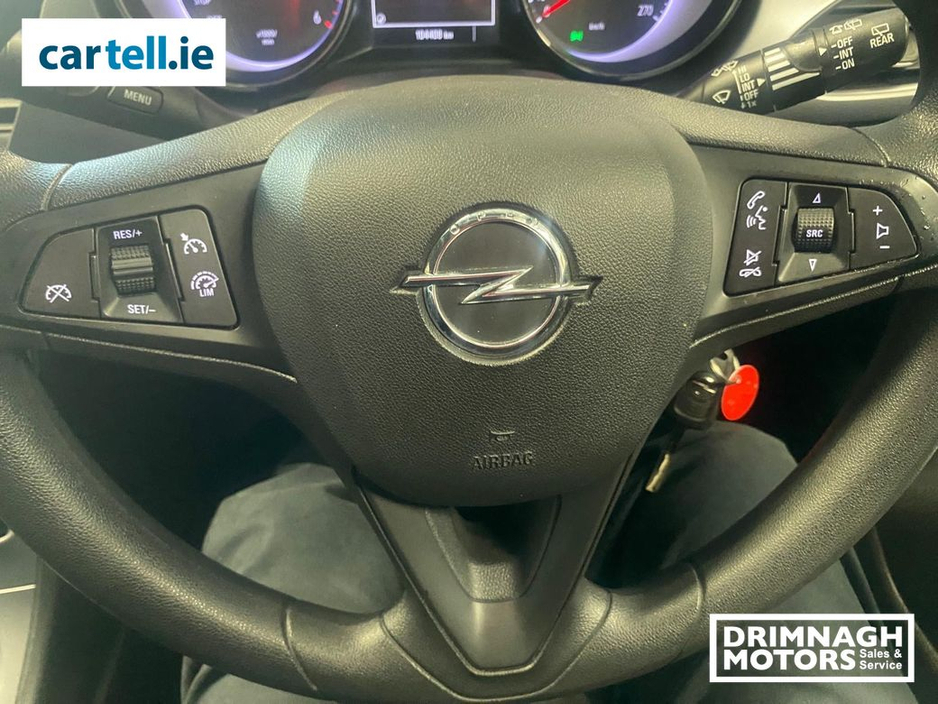 2021 Opel Astra - image 5