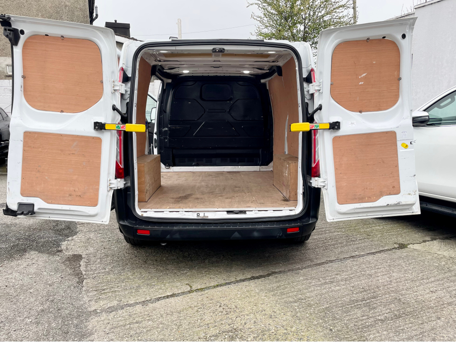 2022 Ford Transit Custom - image 20