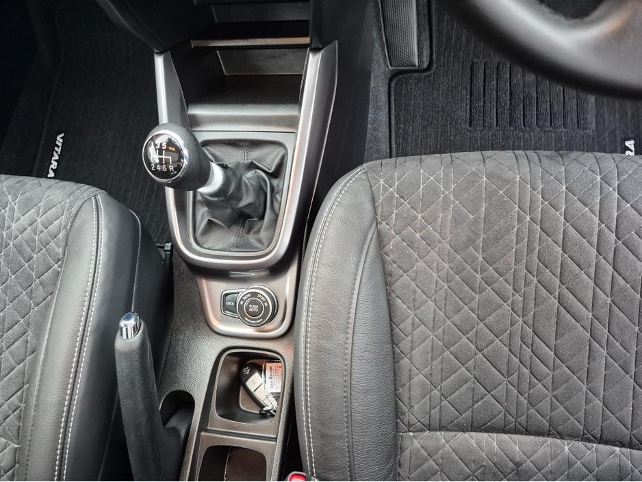 2024 Suzuki Vitara 1.4 B/JET HYBRID SZ5 AL €29,500