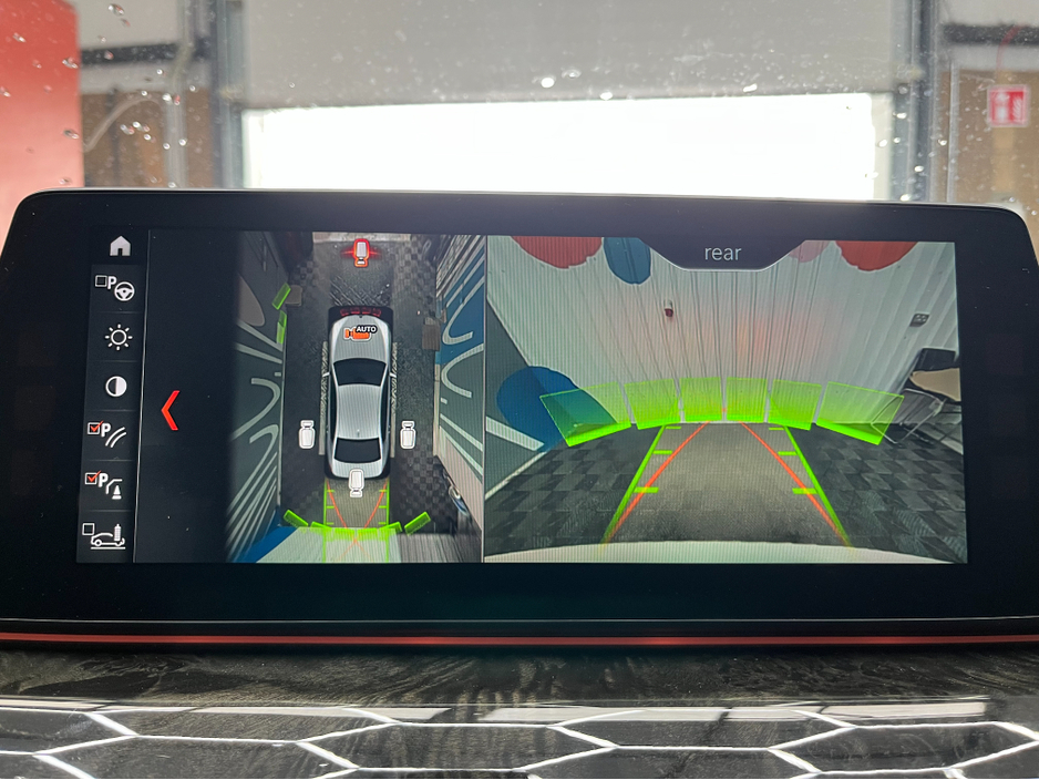 2018 BMW 5 Series - image 31