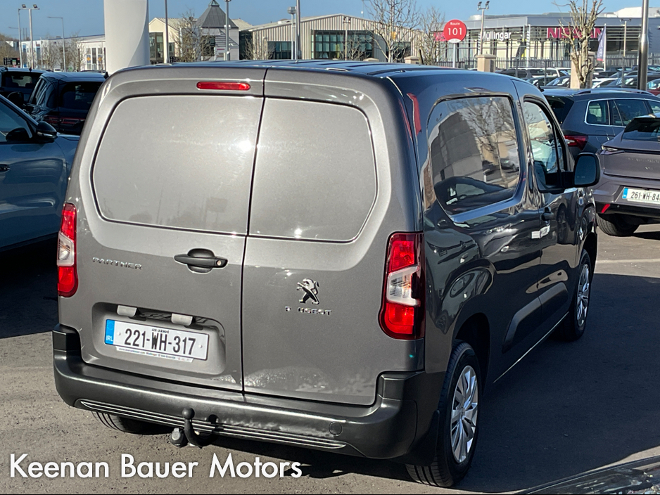 2022 Peugeot Partner - image 6
