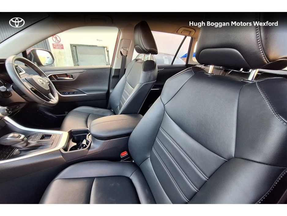 2021 Toyota Rav4 - image 13