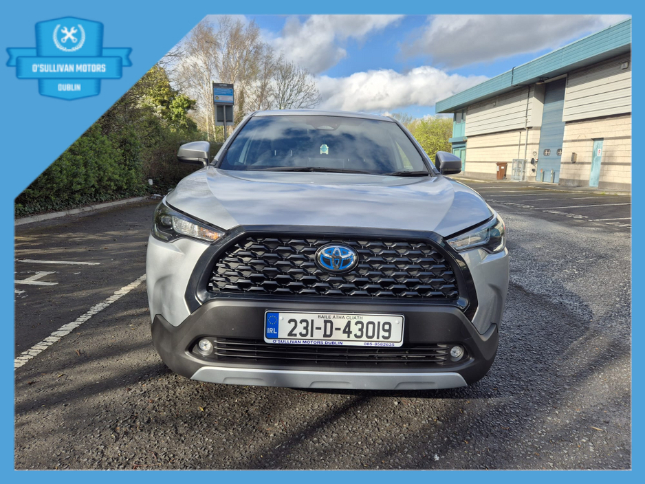 2023 Toyota Corolla Cross - image 2