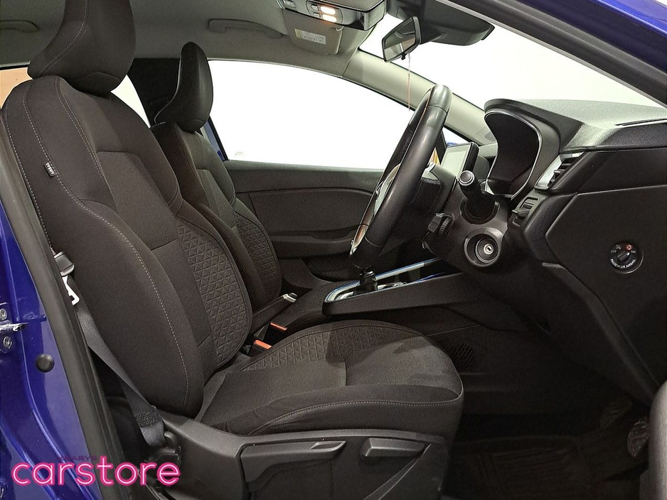 2021 Renault Clio - image 12