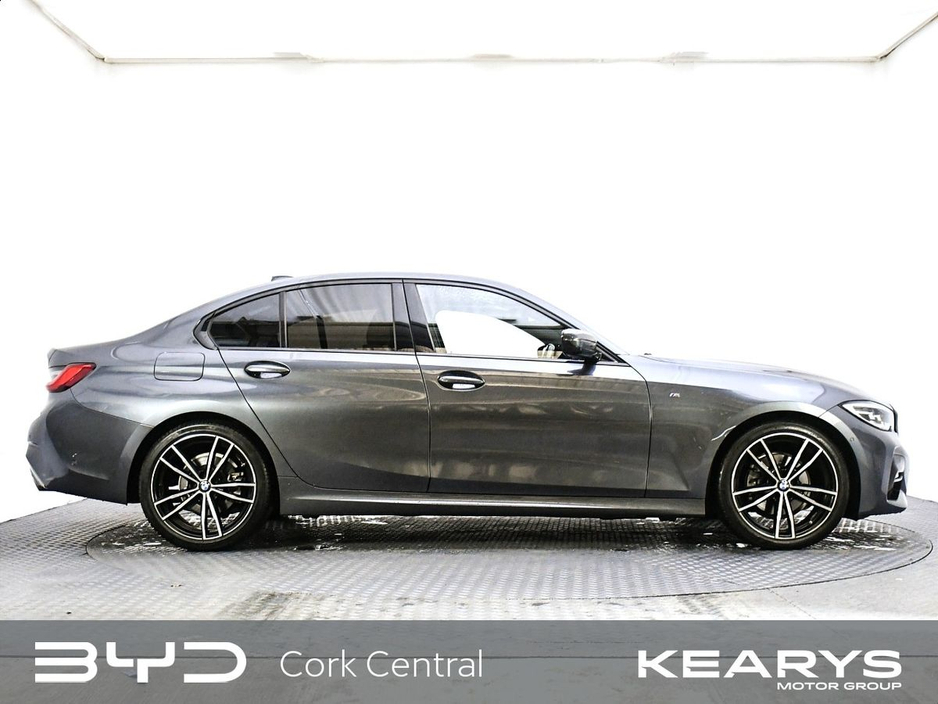2020 BMW 3 Series - image 5