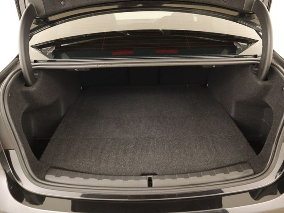 2021 BMW 3 Series - image 14