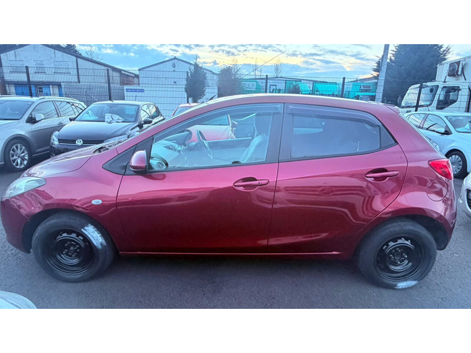 2011 Mazda Demio - image 9