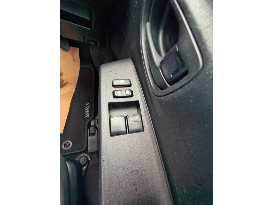 2014 Toyota Yaris 1.0 AURA 4DR €8,950