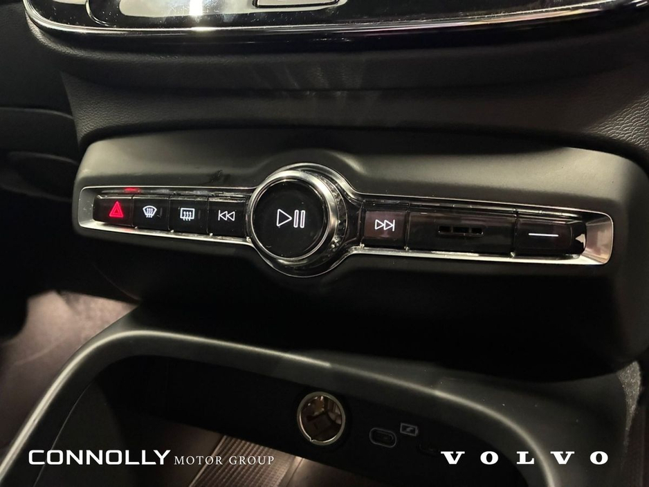 2023 Volvo XC40 BEV 231hp Ultimate €249pm €30,995