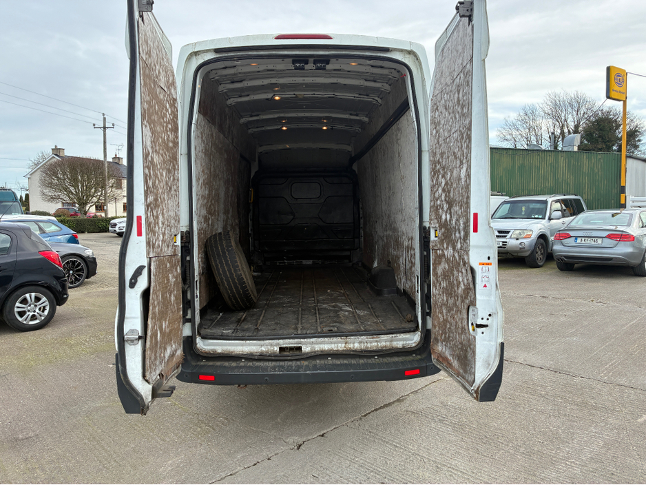 2017 Ford Transit - image 8