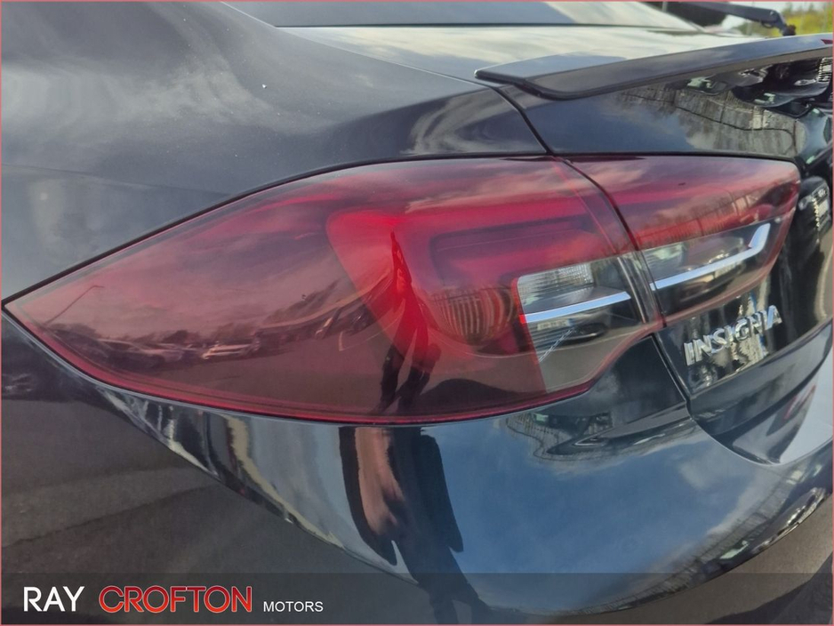 2018 Vauxhall Insignia - image 15